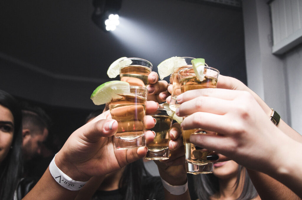 what is the rule of the 6 drinks in spain