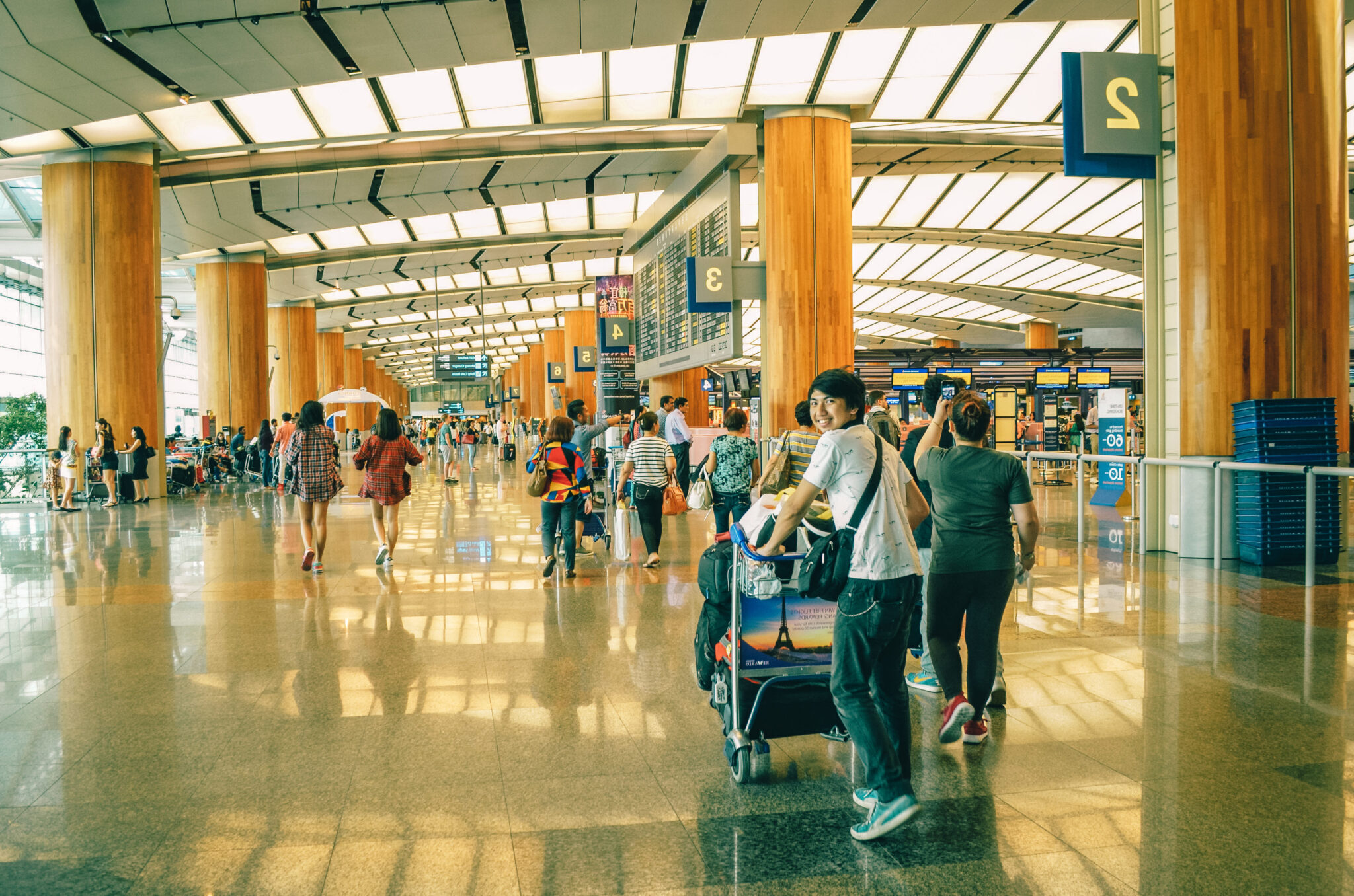 Which airport is closest to Los Cristianos, Tenerife?