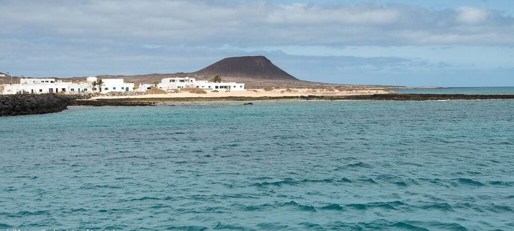 ¿Cómo llegar a Lanzarote en barco?