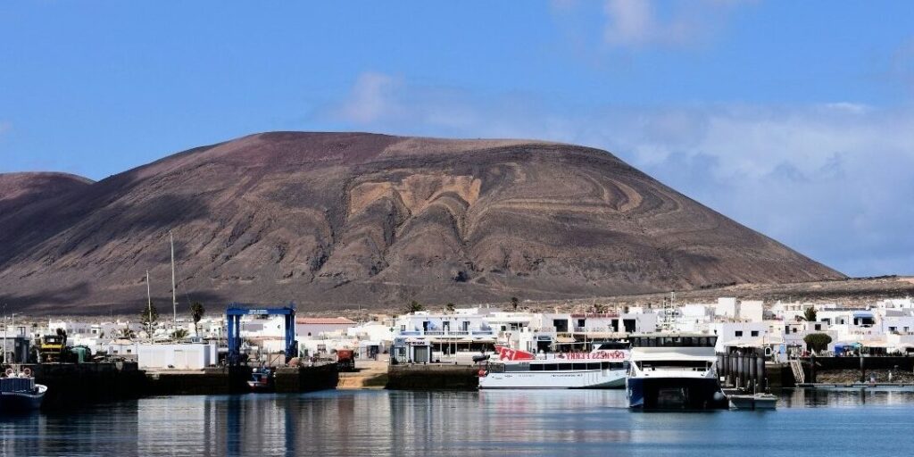 cuanto vale el ferry a la graciosa