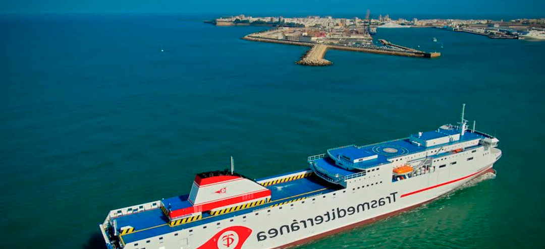 ¿Qué ferrys van a Canarias?