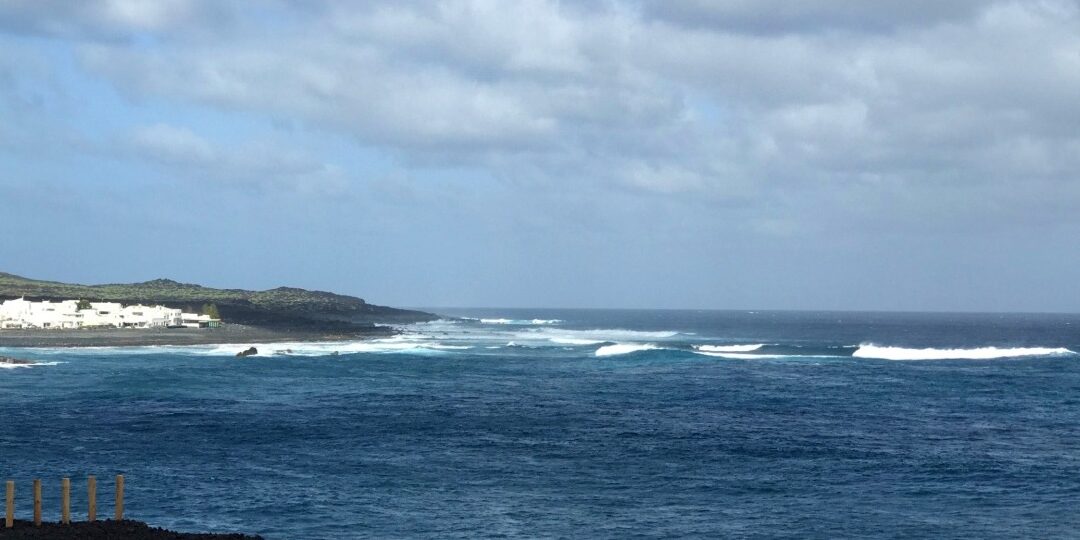 ¿Cuánto hay de Barcelona a Islas Canarias?